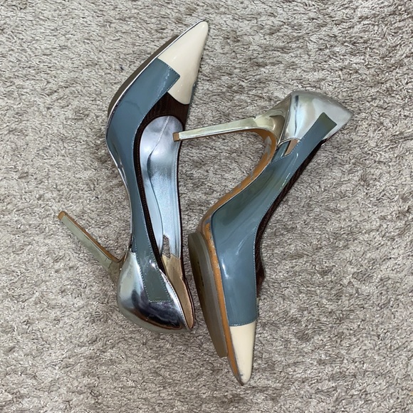 BALENCIAGA
Patent Pointed Toe Pumps - Picture 14 of 14